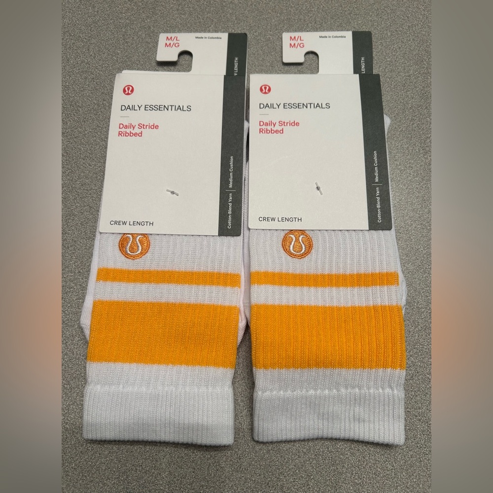 Lululemon Unisex Daily Essential Crew Socks Yellow
Stripe 2 Pack